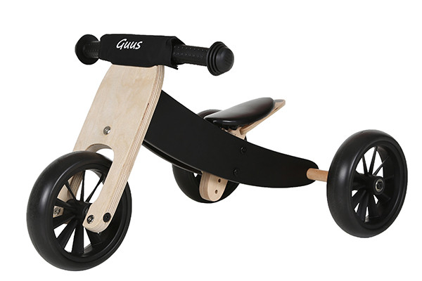 Optional: Lenkerpolster mit persönlichem Namensaufdruck.