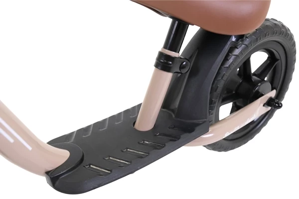 Niedrige Stufe und Trittbrett