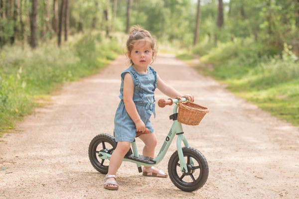 Liv ist 1,5 Jahre und hat eine Länge von 90 cm