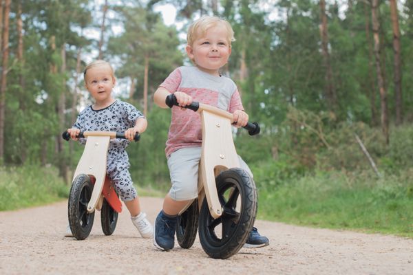 Lars und Liz, beide 2,5 Jahre alt (andere Farben).