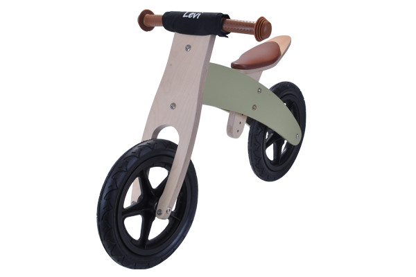 Optional: Lenkerpolster mit persönlichem Namensaufdruck.