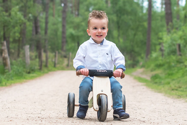 Optional: Kinnschutz mit Namen.