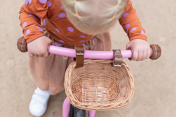 Mit den Bändern zu befestigen