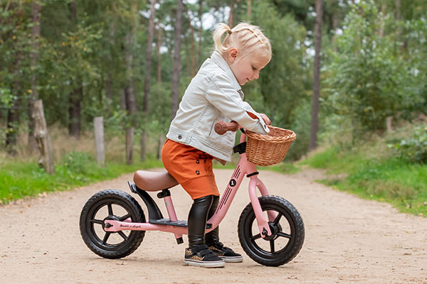 Esmee ist 2 Jahre alt und 92 cm groß
