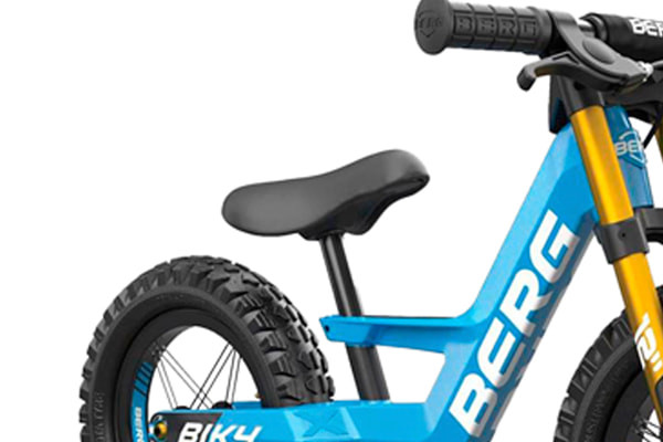 Stufenlos verstellbarer Sattel