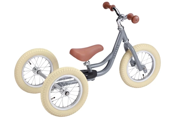 Komfortable 12-Zoll-Luftreifen