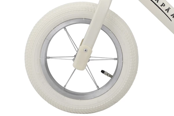 Komfortable 12-Zoll-Luftreifen