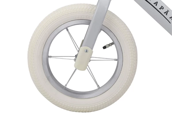 Komfortable 12-Zoll-Luftreifen