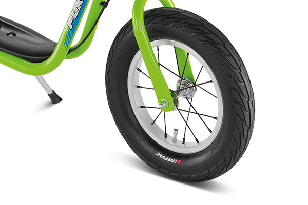 Ausgestattet mit Luftreifen.