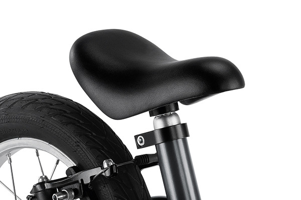 Höhenverstellbarer Sattel.