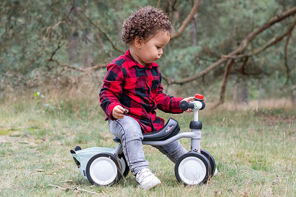 Bora ist 2 Jahre alt und 98 cm groß