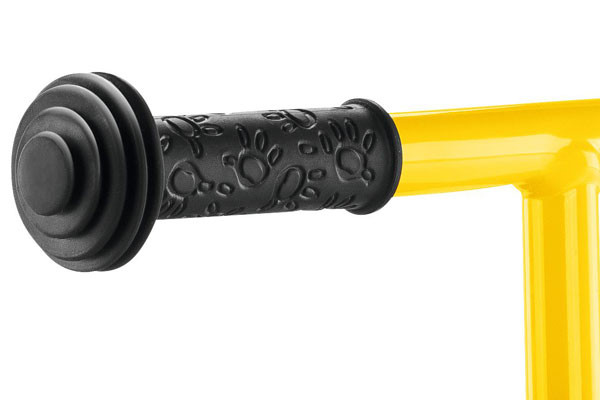 Mit Sicherheitsgriffen.