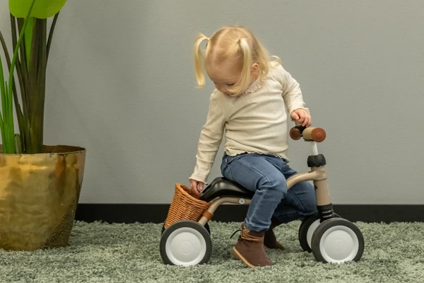 Veda ist 2 Jahre alt und 85 cm groß 