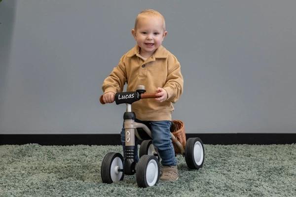 Lucas mit dem optionalen Lenkerpolster