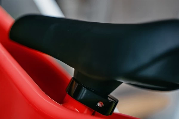 Verstellbarer Sattel