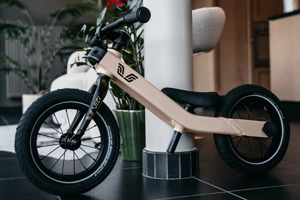 Robustes Fahrrad in beige Farbe