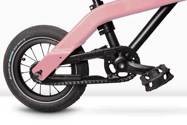 Umrüstbar auf ein Kinderfahrrad mit Pedalen