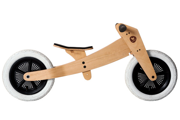 Phase 2: Laufrad mit 2 Reifen als niedrige Version (ab ca. 2 ).