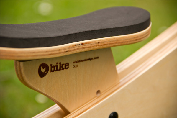 Komfortabler ergonomischer Sattel.