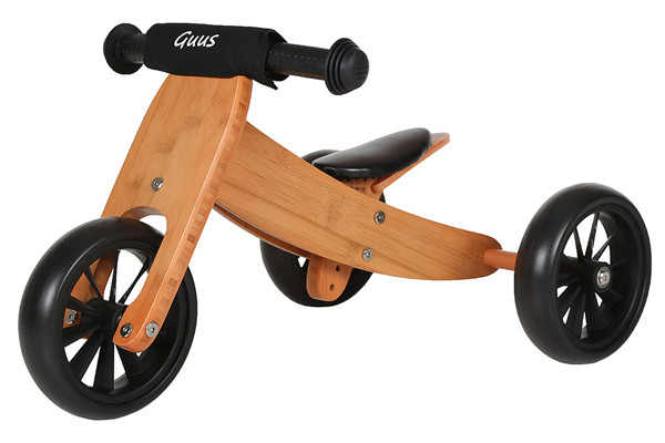 Optional bestellbar: Lenkerpolster mit eigenem Namen.