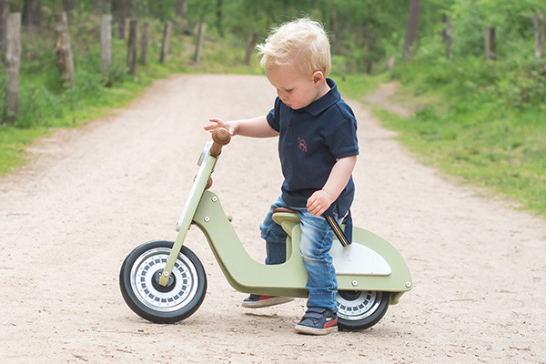 Sef ist 2 Jahre alt und hat eine Länge von 84 cm.